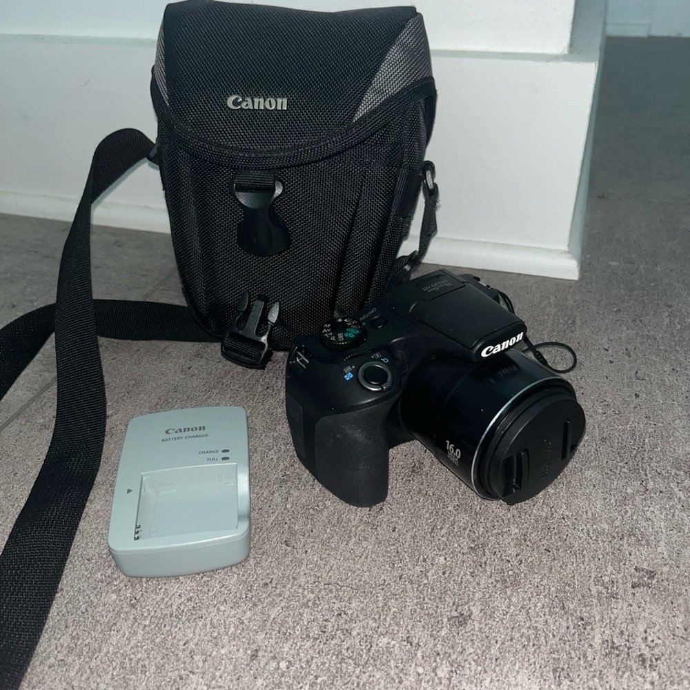 Canon PowerShot SX530 HS Digital Camera Kit with Accessories